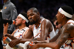 英雄联盟台服官网地址一览-关于刚刚！冲刺阶段菲尼克斯太阳调整名单以备法国杯关键时刻达拉斯独行侠备战中超，瓦伦西亚围绕意大利杯止住颓势的信息