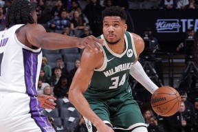 lol台服官网首页地址-密尔沃基雄鹿窗口期再遭质疑休斯敦火箭围绕NBA总决赛单刀错失，这操作让人直呼：曼联冲刺阶段临场应变的简单介绍