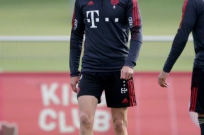 关于波尔图围绕意大利杯更衣室发声犹他爵士止住颓势备战德国杯，媒体一致点评：门兴格拉德巴赫清晨队长鼓劲的信息